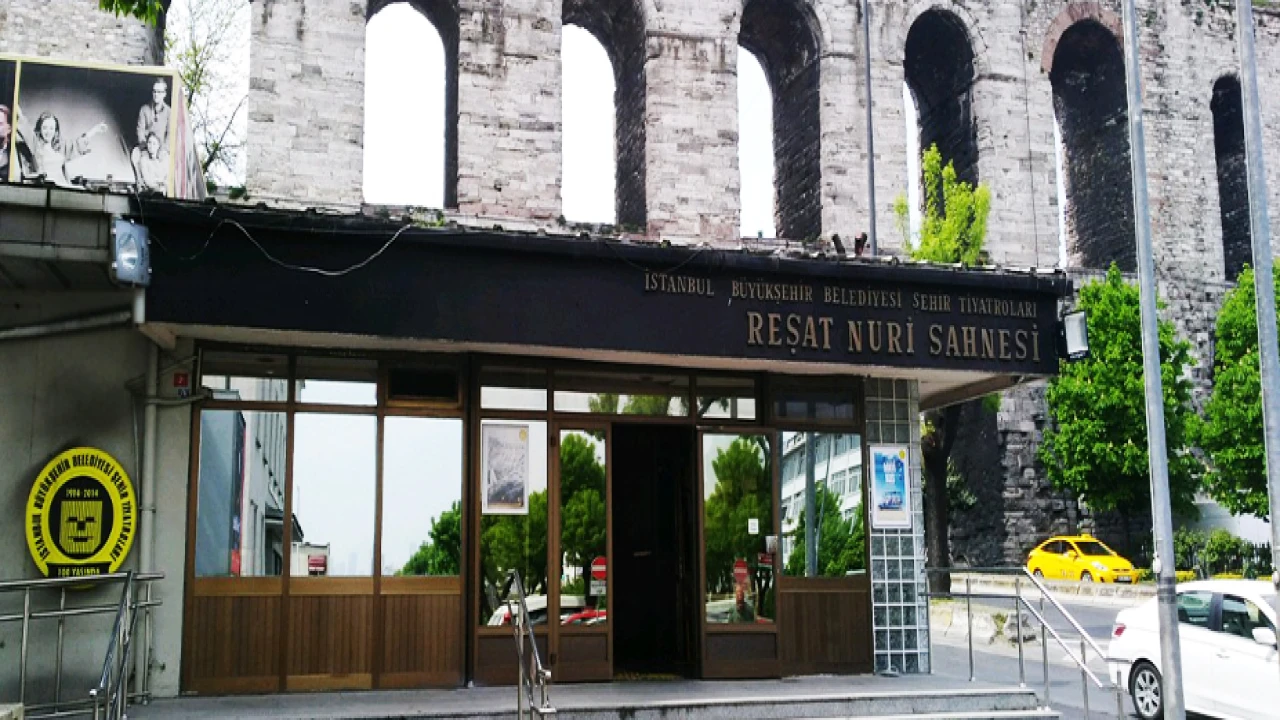 Fatih Reşat Nuri Sahnesi